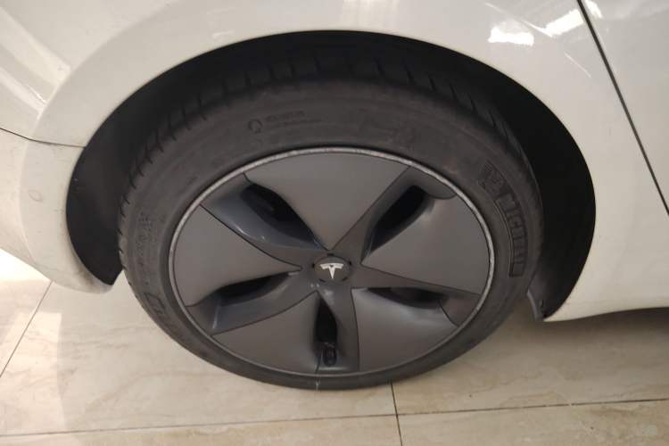 Used Tesla Model 3 2019 Long-Range All-Wheel-Drive Version Exterior 8