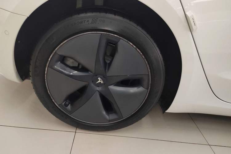 Used Tesla Model 3 2019 Standard Range Rear-Wheel Drive Upgraded Version (52 kWh) Exterior 8