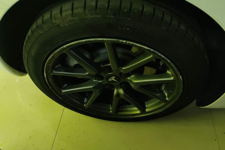 Used Tesla Model 3 2019 Standard Range Rear-Wheel Drive Upgraded Version (60 kWh) Exterior 8