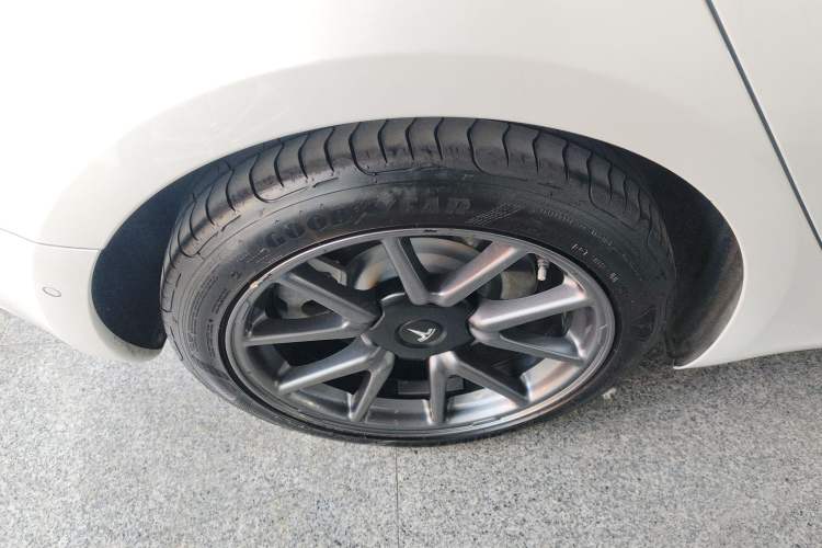 Used Tesla Model 3 2019 Standard Range Rear-Wheel Drive Upgraded Version (60 kWh) Exterior 8