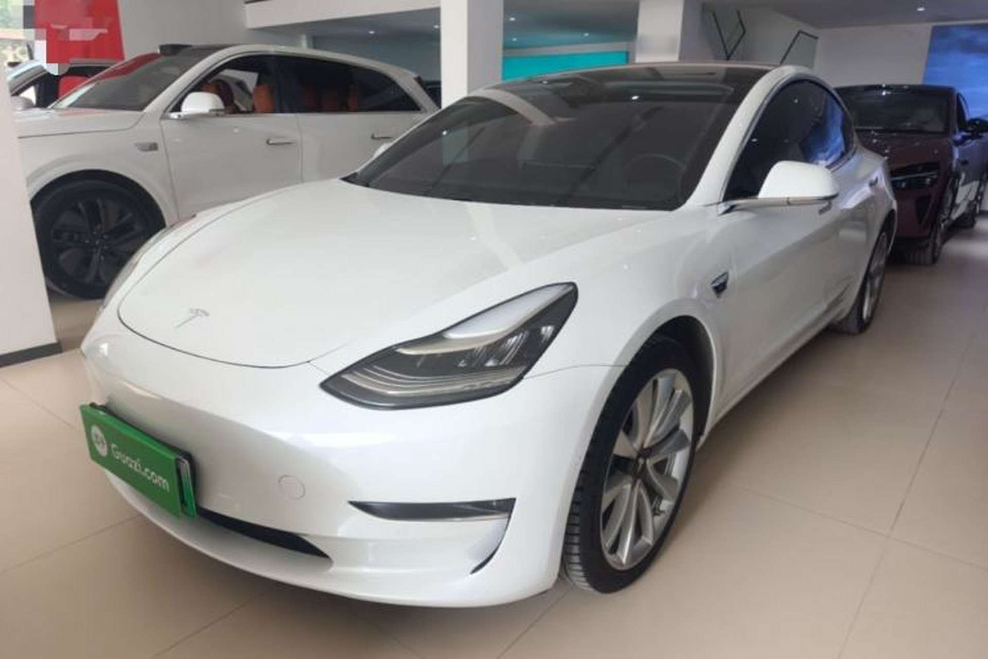 Used Tesla Model 3 2019 Long-Range Rear-Wheel-Drive Version Front Left 45 Deg