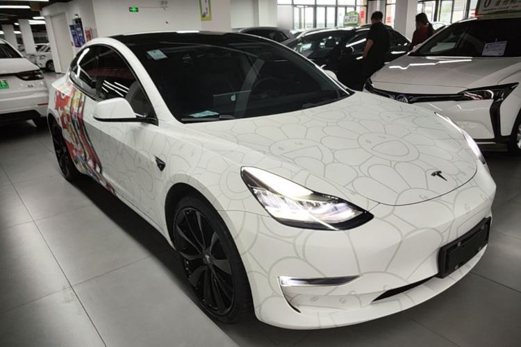 Used Tesla Model 3 2019 Long-Range All-Wheel-Drive Version Front Right 45 Deg