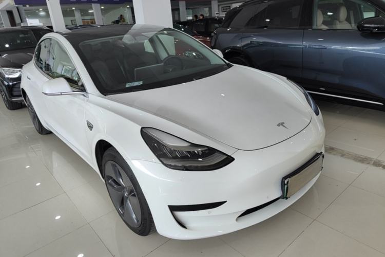 Used Tesla Model 3 2019 Standard Range Rear-Wheel Drive Upgraded Version (60 kWh) Front Right 45 Deg