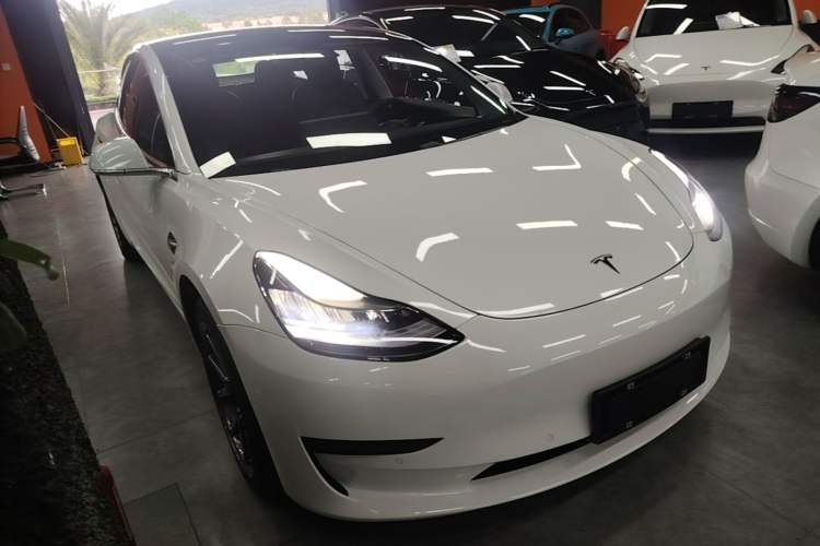 Used Tesla Model 3 2019 Standard Range Rear-Wheel Drive Upgraded Version (52 kWh) Front Right 45 Deg