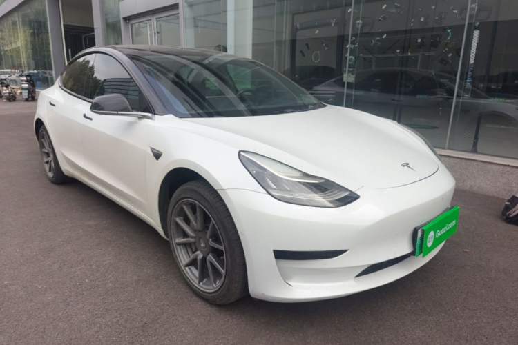 Used Tesla Model 3 2019 Standard Range Rear-Drive Upgraded Version Front Right 45 Deg
