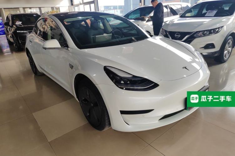 Used Tesla Model 3 2019 Standard Range Rear-Wheel Drive Upgraded Version (52 kWh) Front Right 45 Deg
