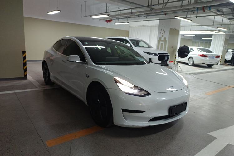 Used Tesla Model 3 2019 Standard Range Rear-Drive Upgraded Version Front Right 45 Deg