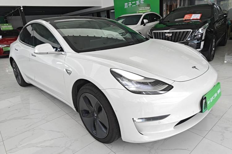 Used Tesla Model 3 2019 Long-Range Rear-Wheel-Drive Version Front Right 45 Deg