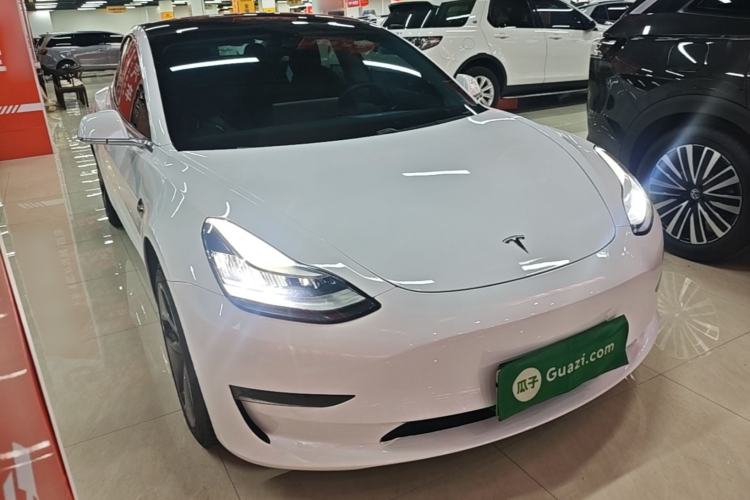 Used Tesla Model 3 2019 Long-Range Rear-Wheel-Drive Version Front Right 45 Deg