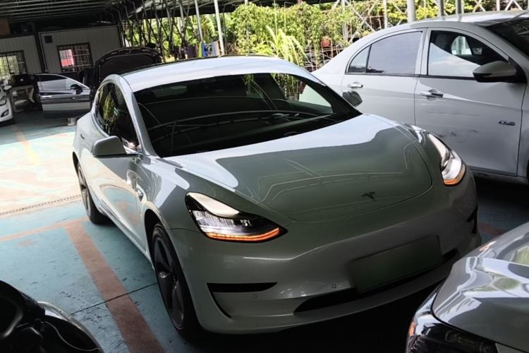 Used Tesla Model 3 2019 Standard Range Rear-Drive Upgraded Version Front Right 45 Deg