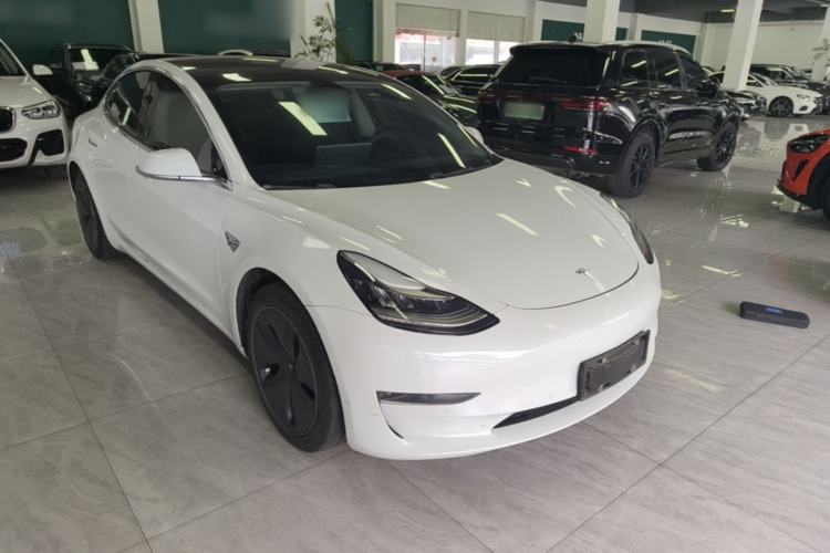 Used Tesla Model 3 2019 Long-Range Rear-Wheel-Drive Version Front Right 45 Deg