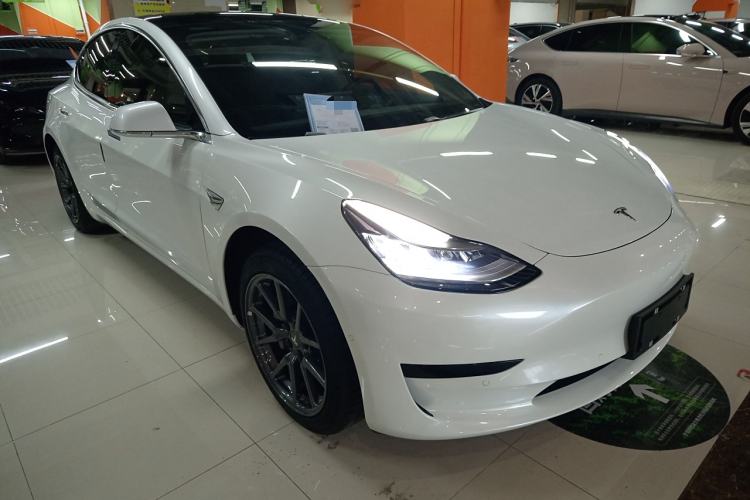 Used Tesla Model 3 2019 Standard Range Rear-Wheel Drive Upgraded Version (52 kWh) Front Right 45 Deg