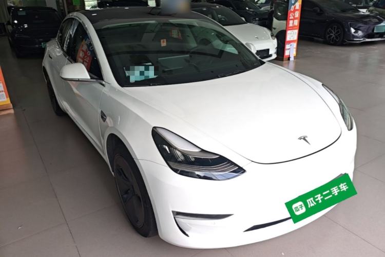 Used Tesla Model 3 2019 Long-Range Rear-Wheel-Drive Version Front Right 45 Deg
