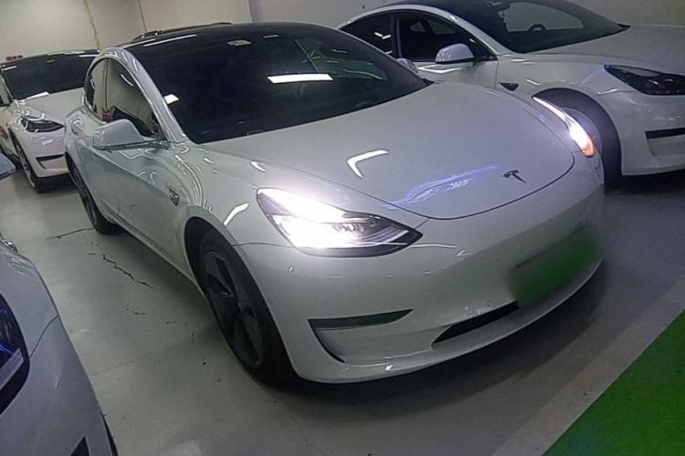 Used Tesla Model 3 2019 Long-Range Rear-Wheel-Drive Version Front Right 45 Deg