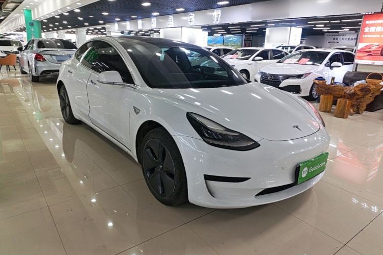 Used Tesla Model 3 2019 Standard Range Rear-Wheel Drive Upgraded Version (60 kWh) Front Right 45 Deg
