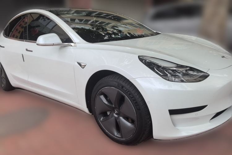 Used Tesla Model 3 2019 Standard Range Rear-Wheel Drive Upgraded Version (52 kWh) Front Right 45 Deg