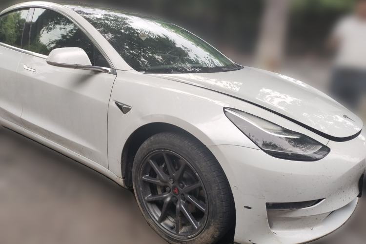 Used Tesla Model 3 2019 Long-Range Rear-Wheel-Drive Version Front Right 45 Deg