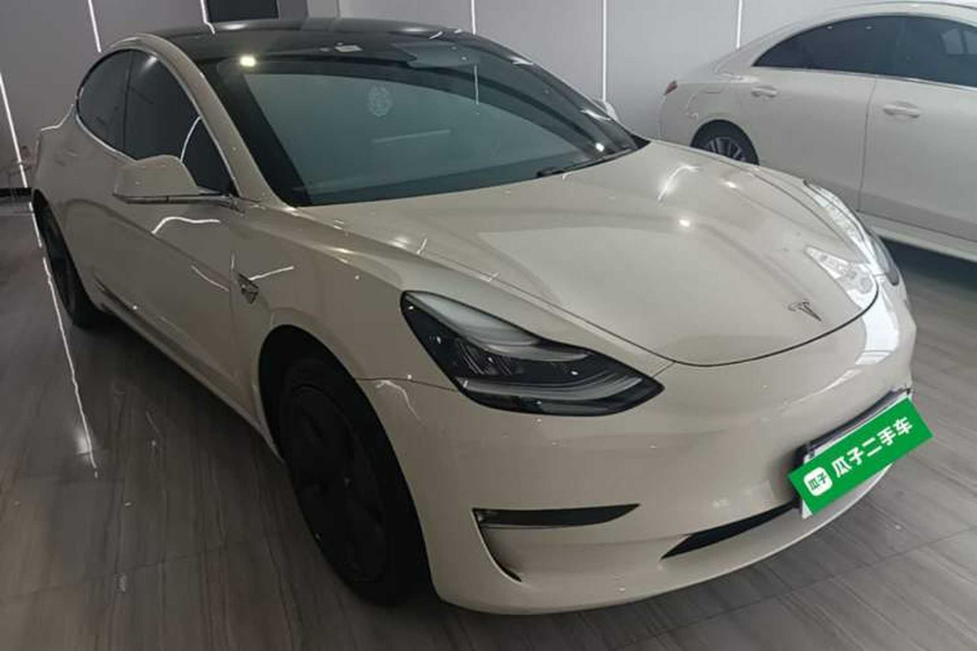 Used Tesla Model 3 2019 Standard Range Rear-Drive Upgraded Version Front Right 45 Deg