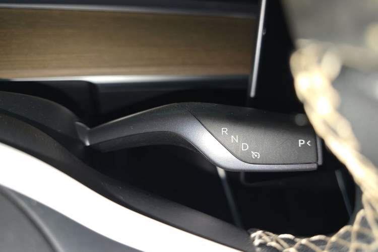Used Tesla Model 3 2019 Standard Range Rear-Wheel Drive Upgraded Version (60 kWh) Gear Lever