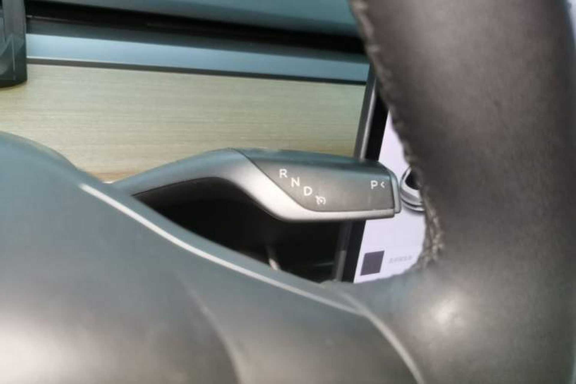 Used Tesla Model 3 2019 Standard Range Rear-Wheel Drive Upgraded Version (60 kWh) Gear Lever