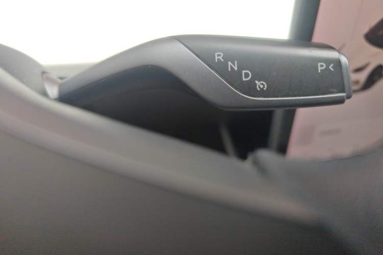Used Tesla Model 3 2019 Standard Range Rear-Wheel Drive Upgraded Version (60 kWh) Gear Lever
