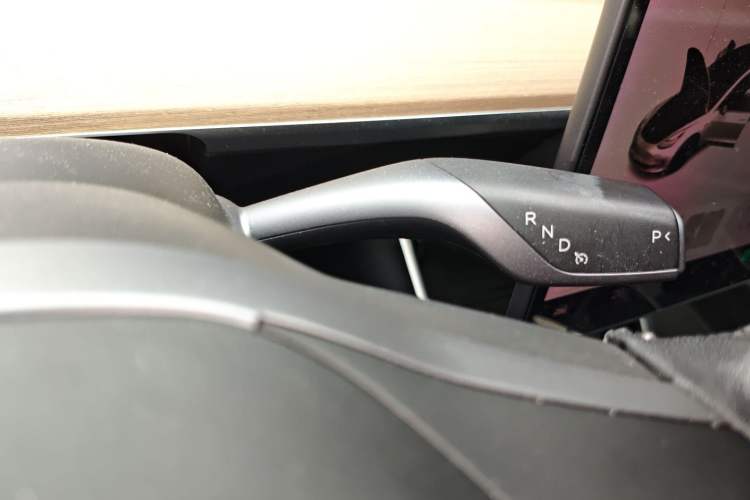 Used Tesla Model 3 2019 Standard Range Rear-Wheel Drive Upgraded Version (52 kWh) Gear Lever