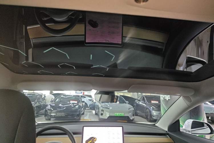 Used Tesla Model 3 2019 Standard Range Rear-Wheel Drive Upgraded Version (60 kWh) Headliner