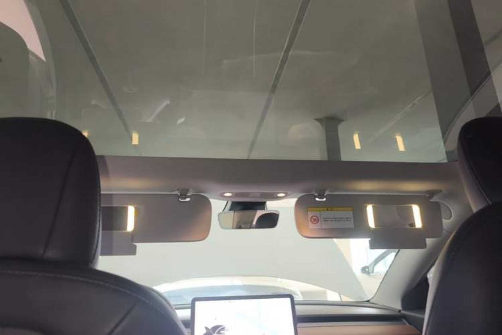 Used Tesla Model 3 2019 Long-Range Rear-Wheel-Drive Version Headliner