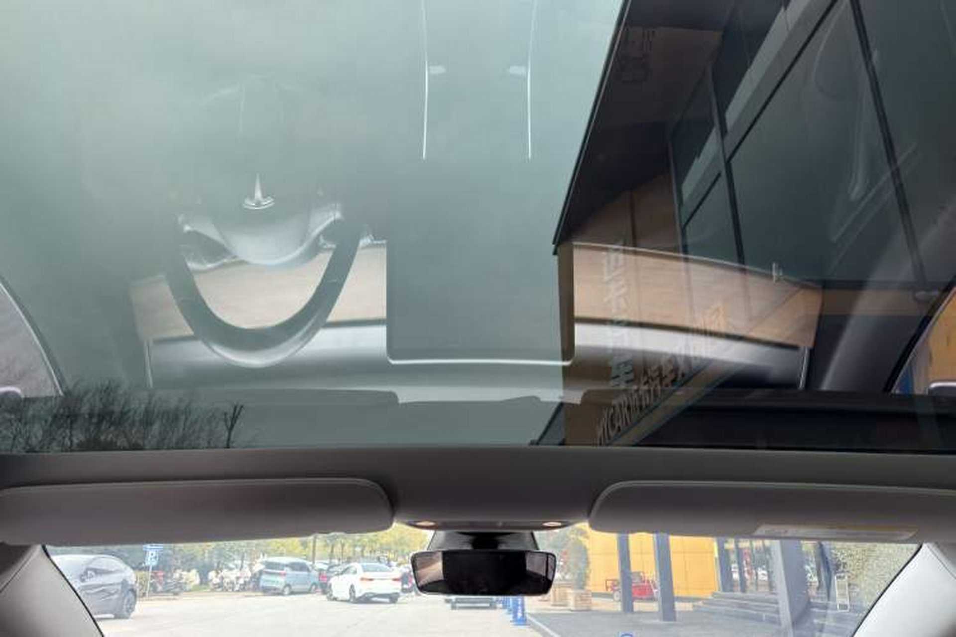 Used Tesla Model 3 2019 Long-Range Rear-Wheel-Drive Version Headliner