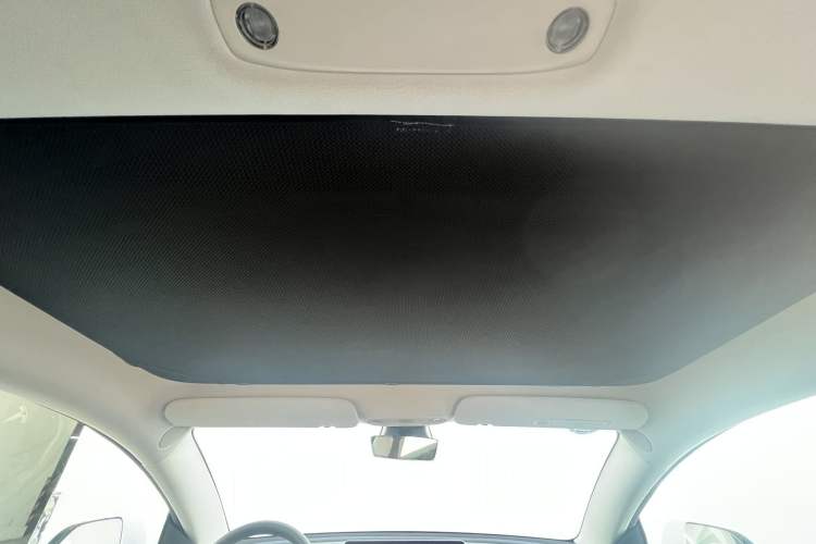 Used Tesla Model 3 2019 Standard Range Rear-Wheel Drive Upgraded Version (60 kWh) Headliner