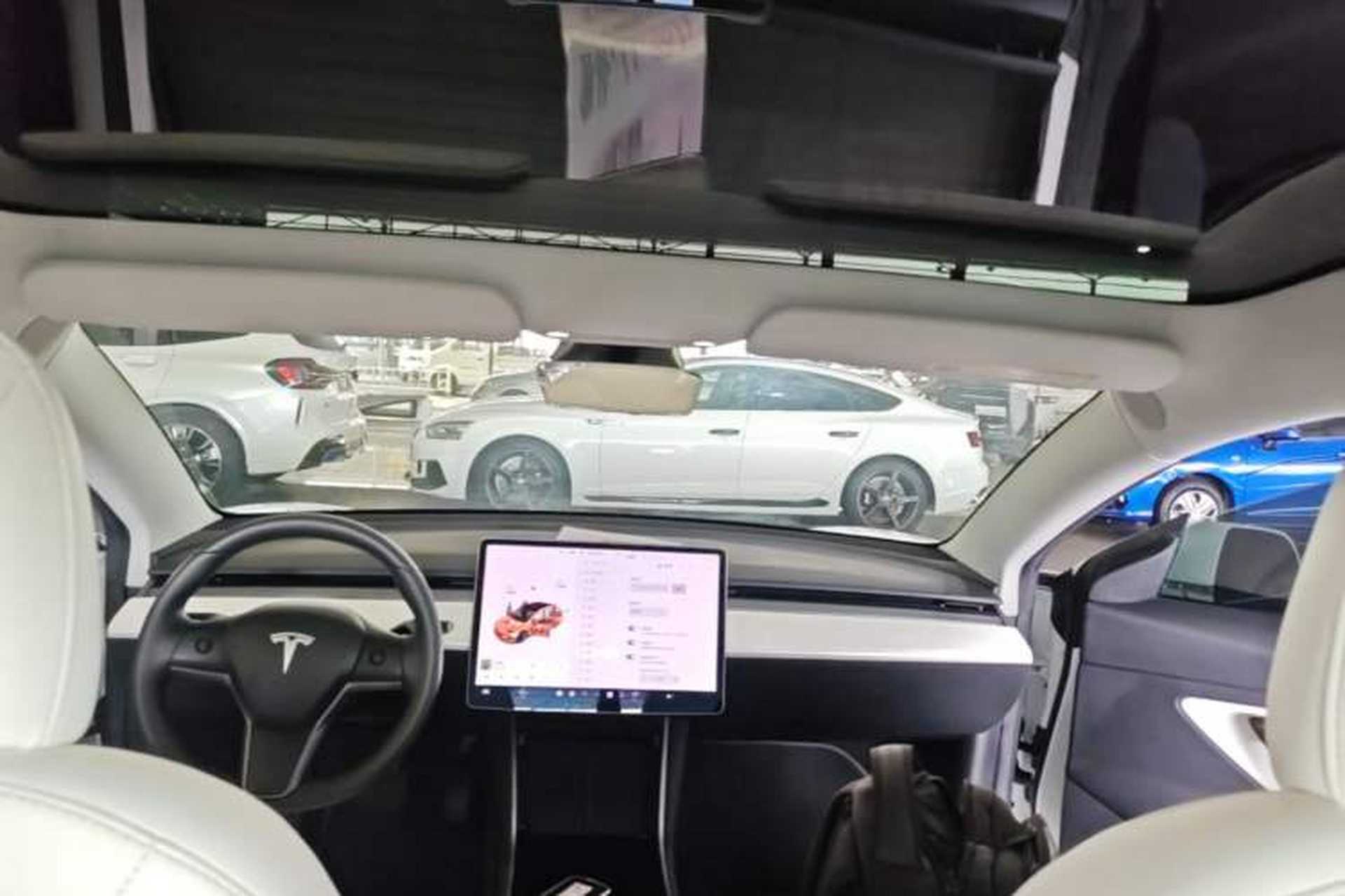 Used Tesla Model 3 2019 Long-Range Rear-Wheel-Drive Version Headliner