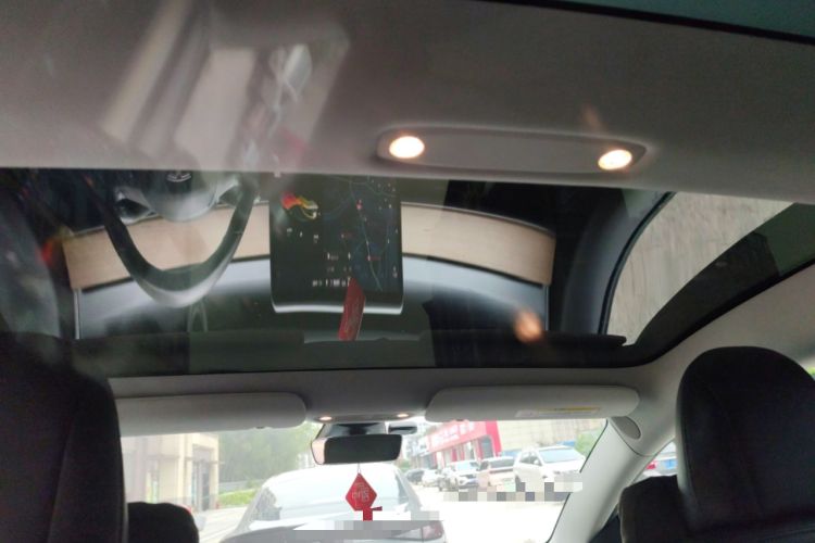 Used Tesla Model 3 2019 Long-Range Rear-Wheel-Drive Version Headliner