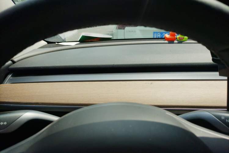 Used Tesla Model 3 2019 Standard Range Rear-Wheel Drive Upgraded Version (60 kWh) Instrument Cluster