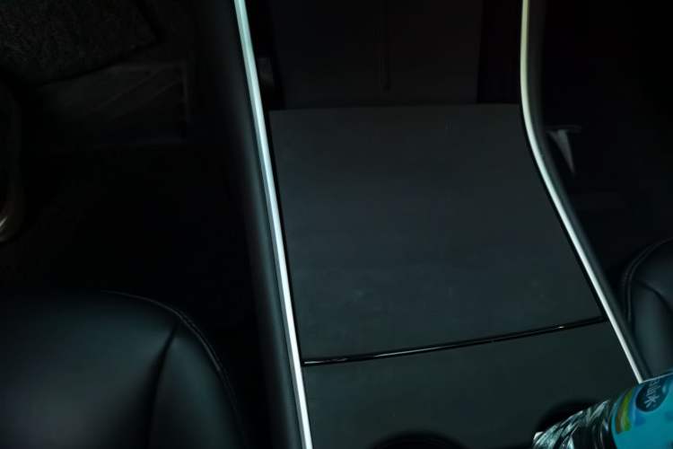 Used Tesla Model 3 2019 Standard Range Rear-Drive Upgraded Version Interior 1