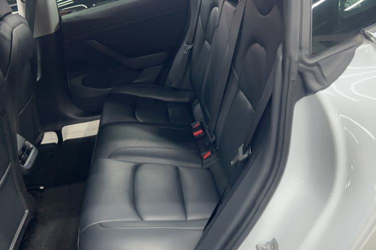 Used Tesla Model 3 2019 Long-Range All-Wheel-Drive Version Interior 1
