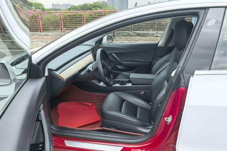 Used Tesla Model 3 2019 Standard Range Rear-Drive Upgraded Version Interior 1