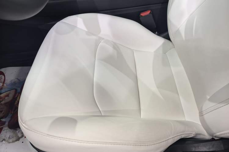 Used Tesla Model 3 2019 Long-Range All-Wheel-Drive Version Interior 1