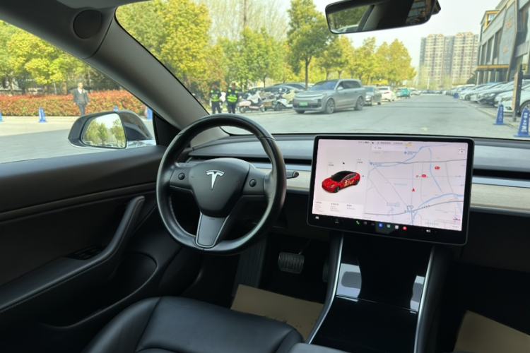 Used Tesla Model 3 2019 Long-Range Rear-Wheel-Drive Version Interior 10