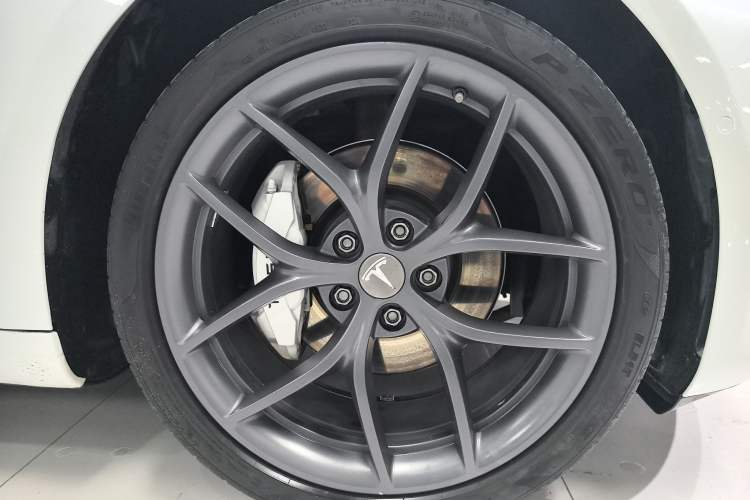 Used Tesla Model 3 2019 Long-Range All-Wheel-Drive Version Interior 10