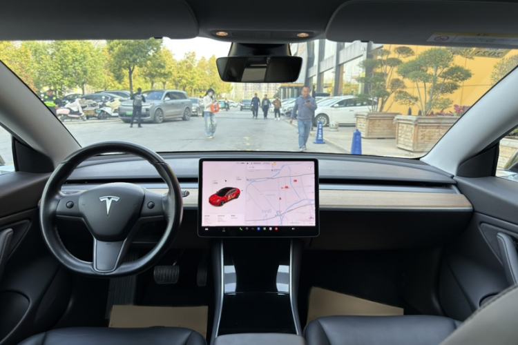 Used Tesla Model 3 2019 Long-Range Rear-Wheel-Drive Version Interior 11