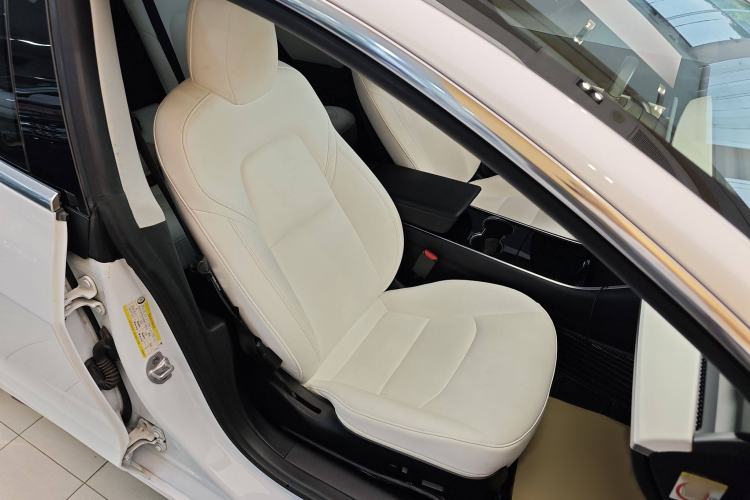 Used Tesla Model 3 2019 Long-Range Rear-Wheel-Drive Version Interior 13