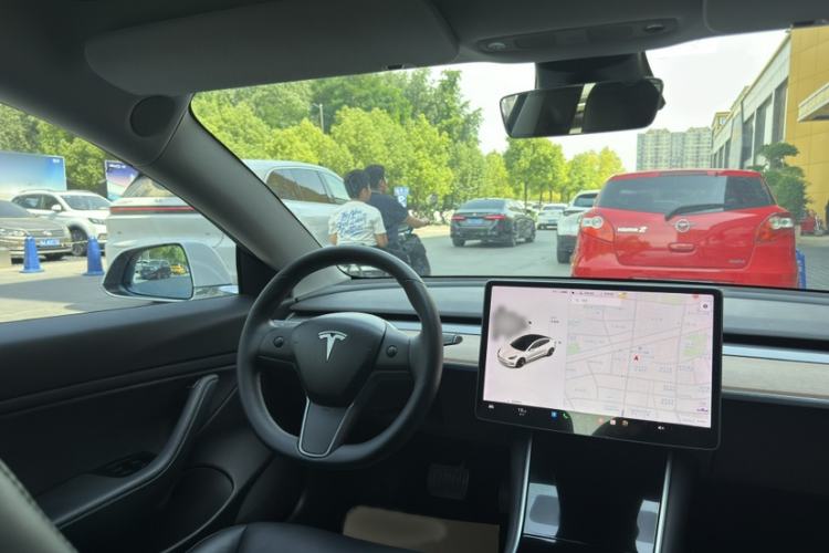Used Tesla Model 3 2019 Standard Range Rear-Wheel Drive Upgraded Version (52 kWh) Interior 13