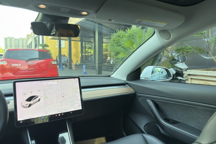 Used Tesla Model 3 2019 Standard Range Rear-Wheel Drive Upgraded Version (52 kWh) Interior 15