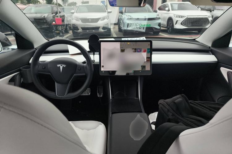 Used Tesla Model 3 2019 Long-Range Rear-Wheel-Drive Version Interior 2