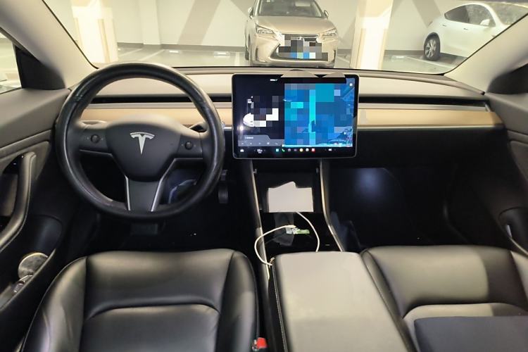 Used Tesla Model 3 2019 Long-Range All-Wheel-Drive Version Interior 2