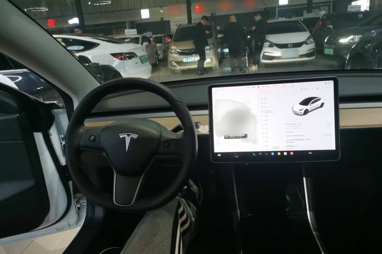 Used Tesla Model 3 2019 Long-Range All-Wheel-Drive Version Interior 2
