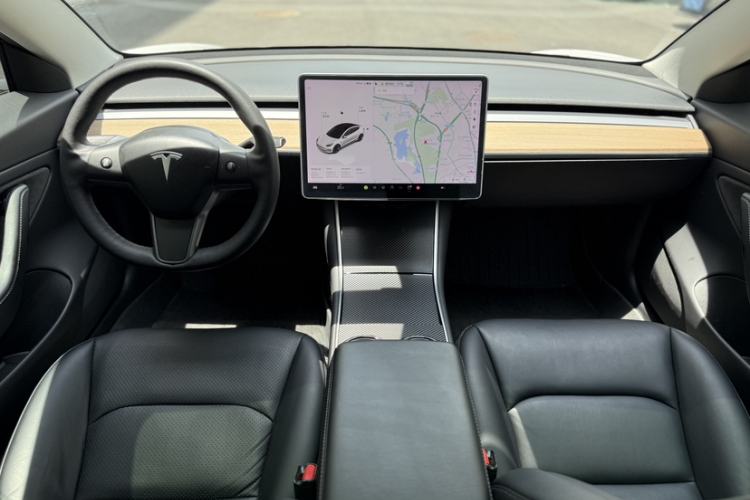 Used Tesla Model 3 2019 Long-Range All-Wheel-Drive Version Interior 2