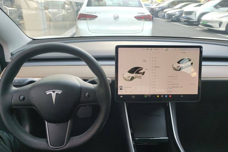 Used Tesla Model 3 2019 Long-Range All-Wheel-Drive Version Interior 2