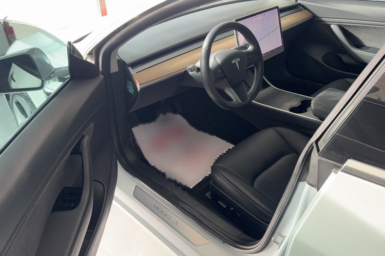 Used Tesla Model 3 2019 Long-Range All-Wheel-Drive Version Interior 2