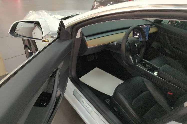 Used Tesla Model 3 2019 Standard Range Rear-Drive Upgraded Version Interior 3